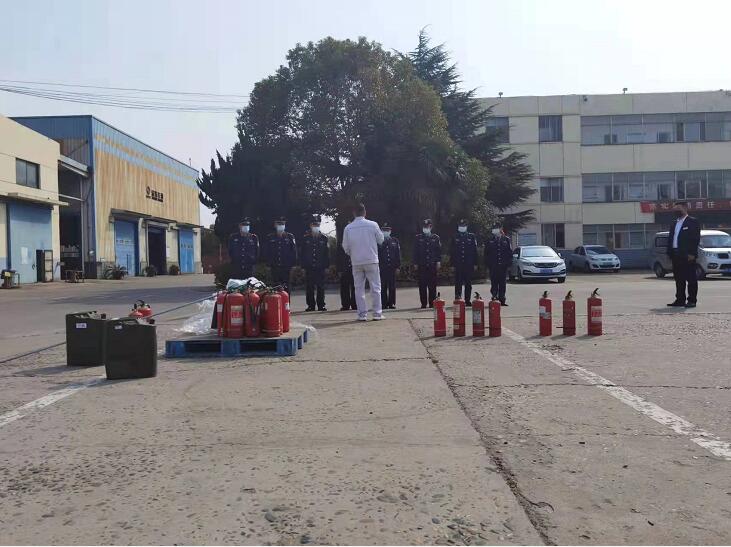 獵鷹保安公司積極組織，開展消防實(shí)戰(zhàn)演練，防患于未“燃”