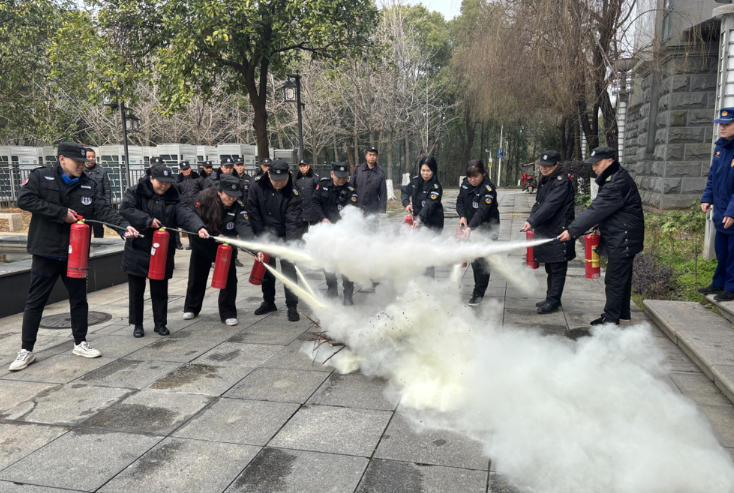 實(shí)戰(zhàn)淬煉硬功 保安隊(duì)伍護(hù)航重大活動(dòng)